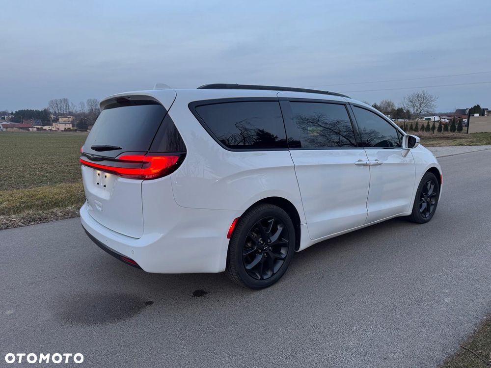 Chrysler Pacifica - 6