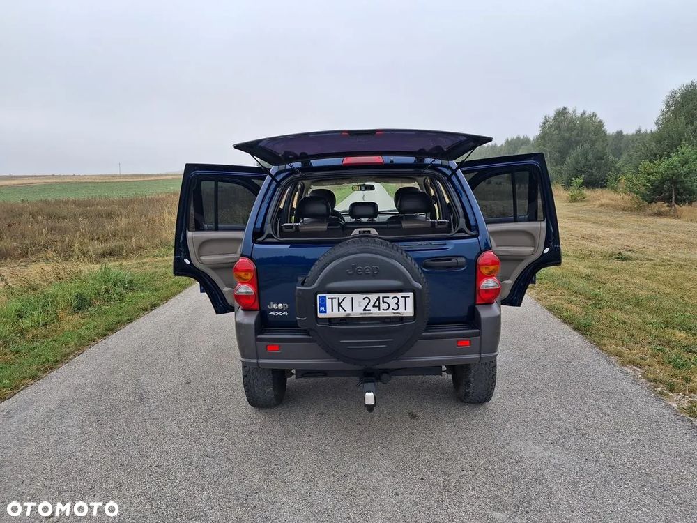 Jeep Cherokee 2.4 Sport - 28