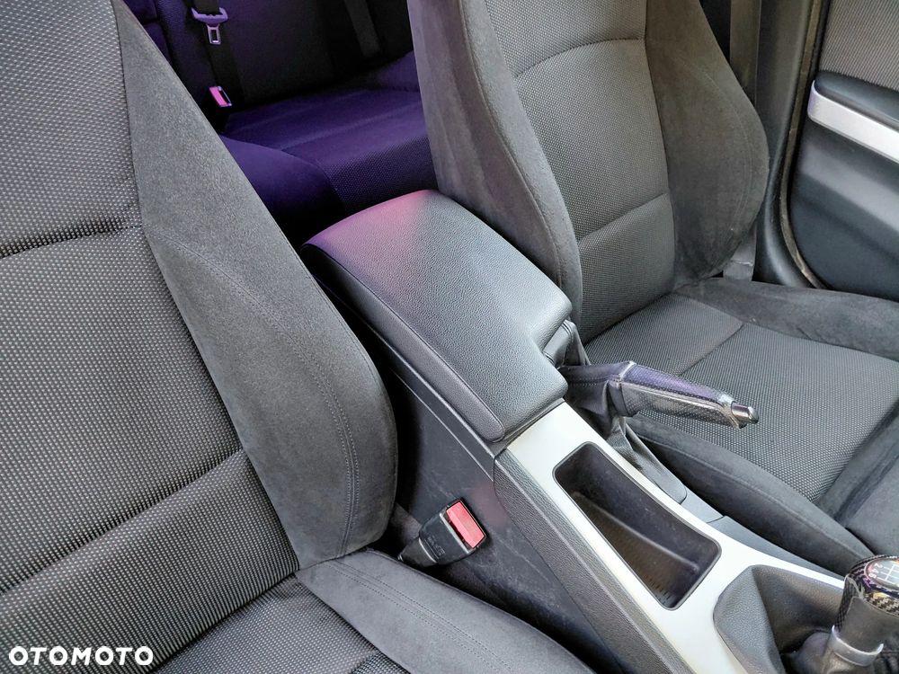 BMW Seria 3 318i - 28