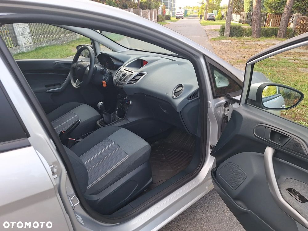 Ford Fiesta - 10