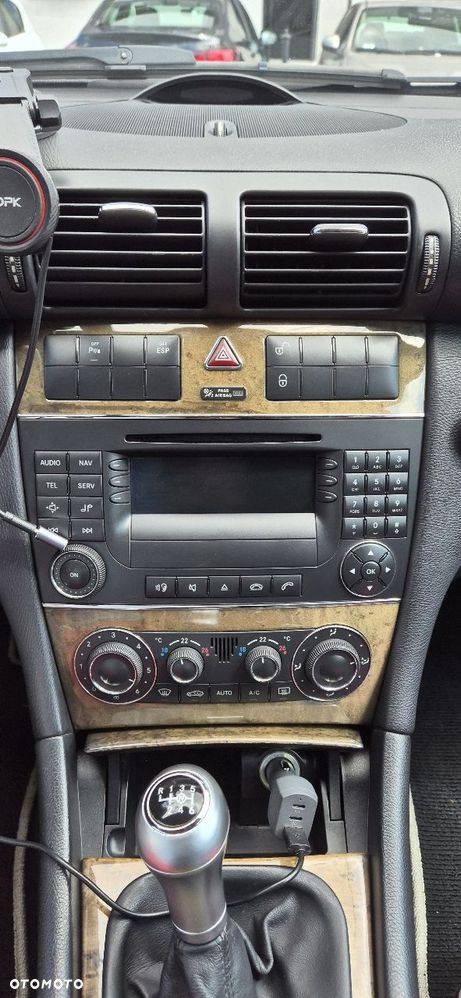 Mercedes-Benz Klasa C 220 CDI Avantgarde Sport Edition - 26