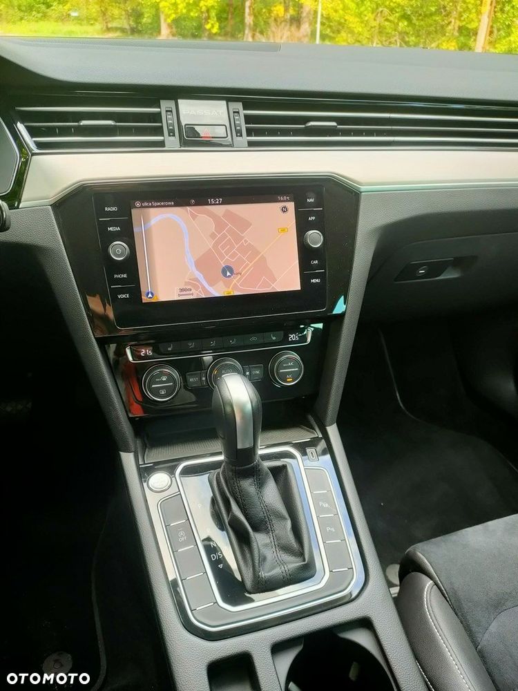 Volkswagen Passat - 29