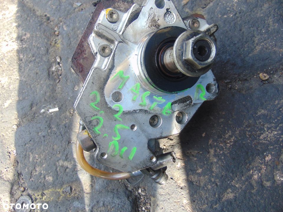 Pompa wtryskowa Renault master 2,5 DCI cena sztuka