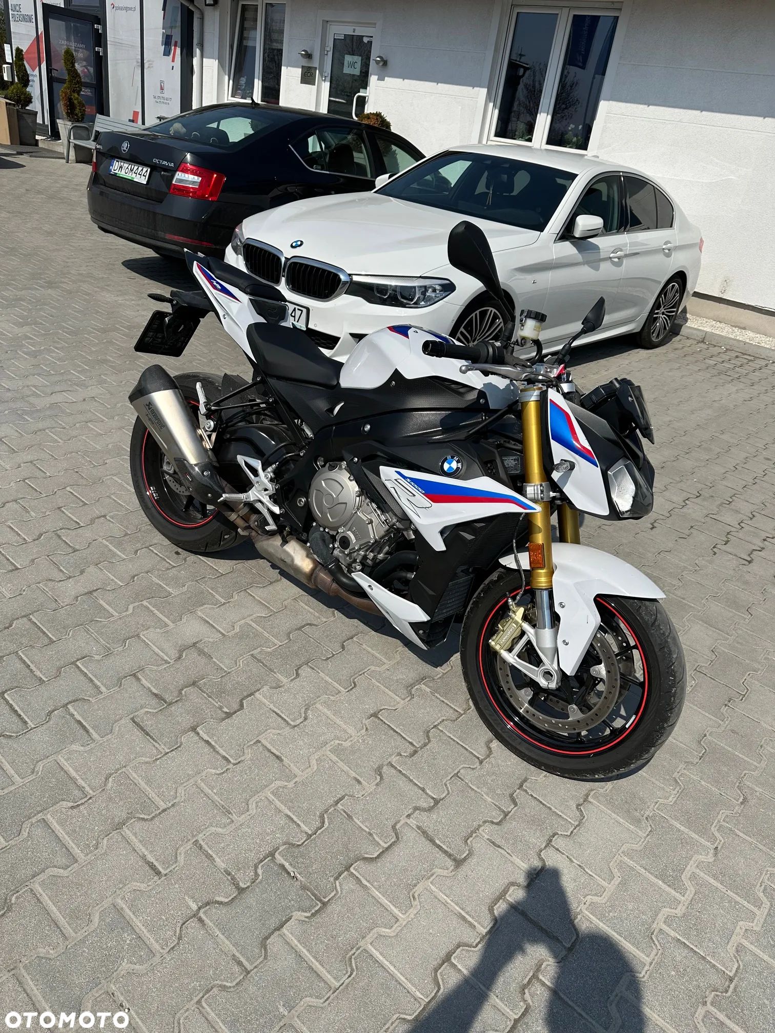 BMW S - 1