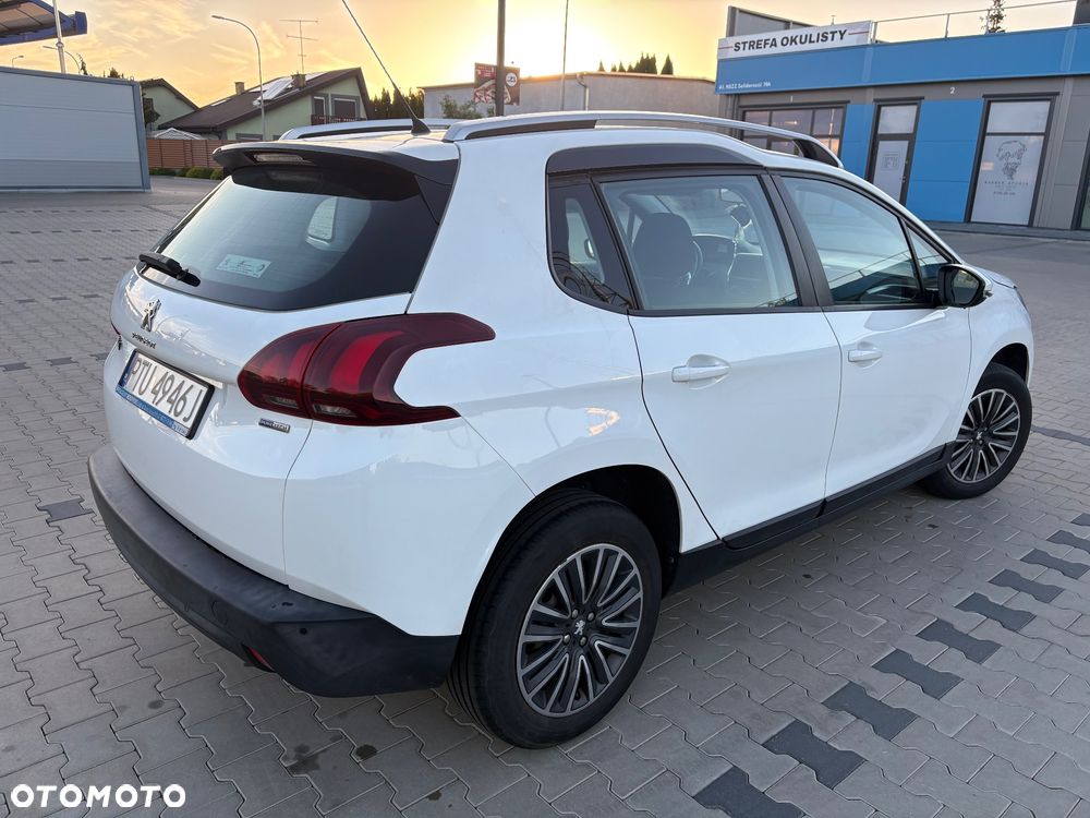 Peugeot 2008 1.2 Pure Tech Style - 5