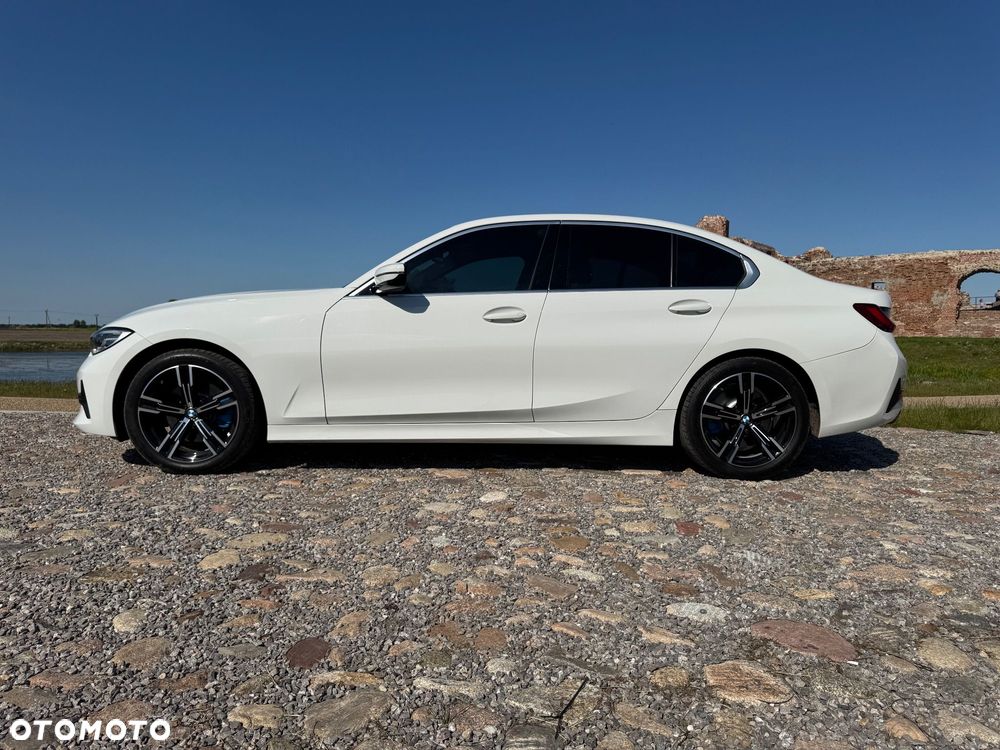 BMW Seria 3 330i Sport Line sport - 13