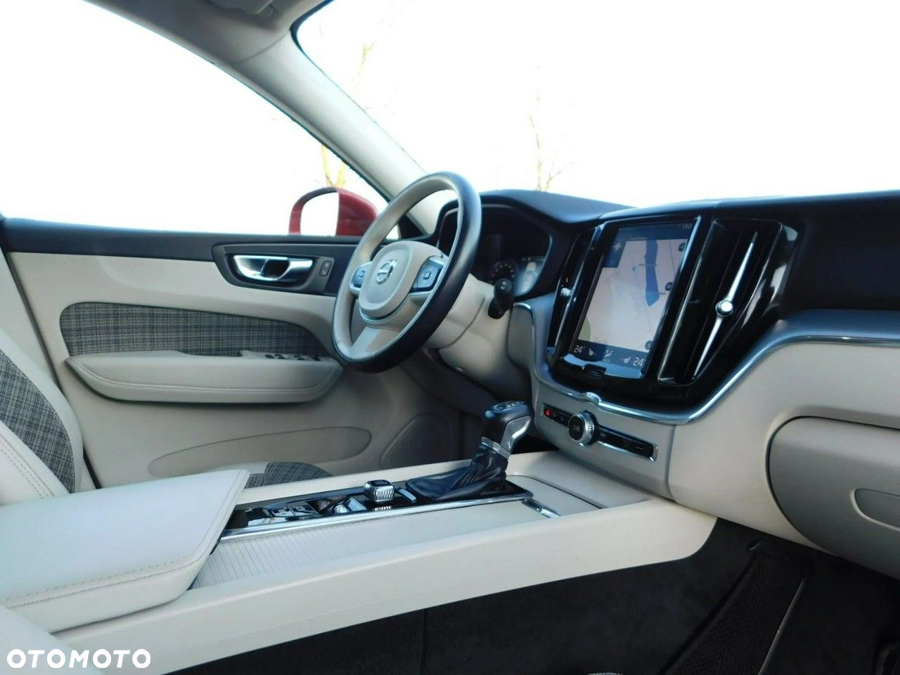 Volvo XC 60 D4 Momentum Pro - 13