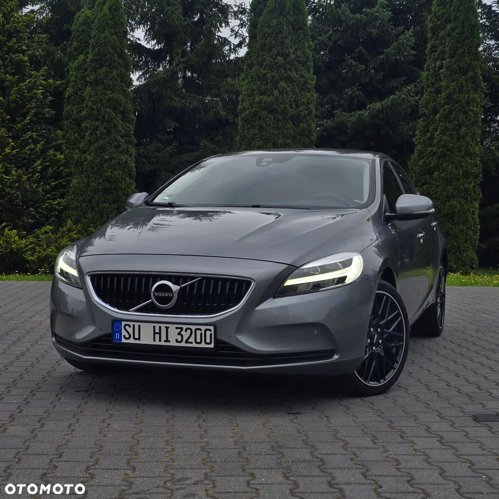 Volvo V40 D2 Drive-E Momentum - 1