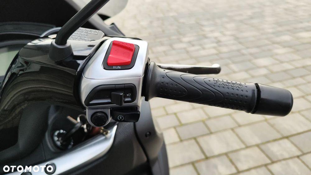 Piaggio MP-3 - 13