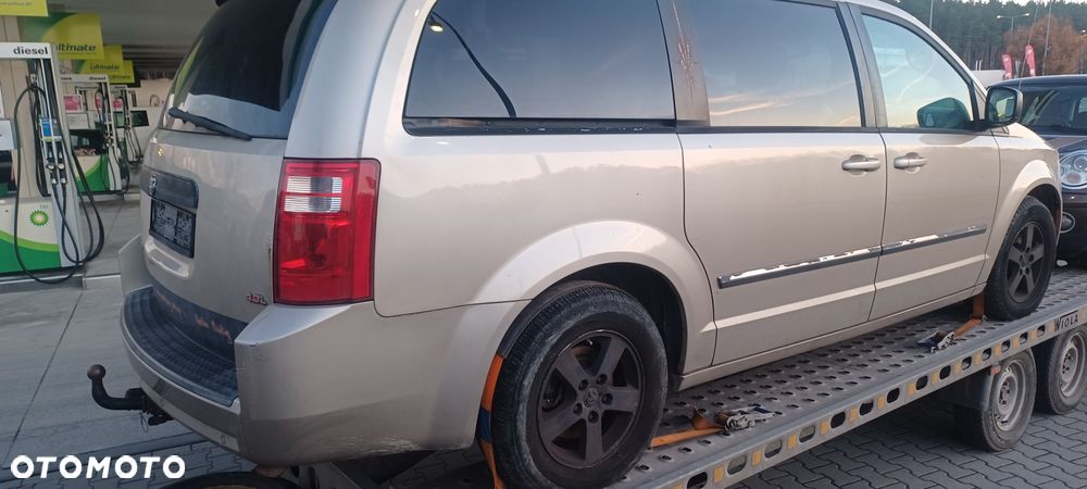 Dodge Grand Caravan - 3