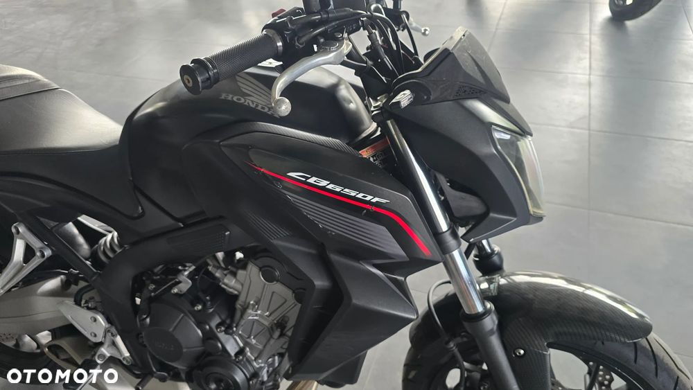 Honda CB - 32