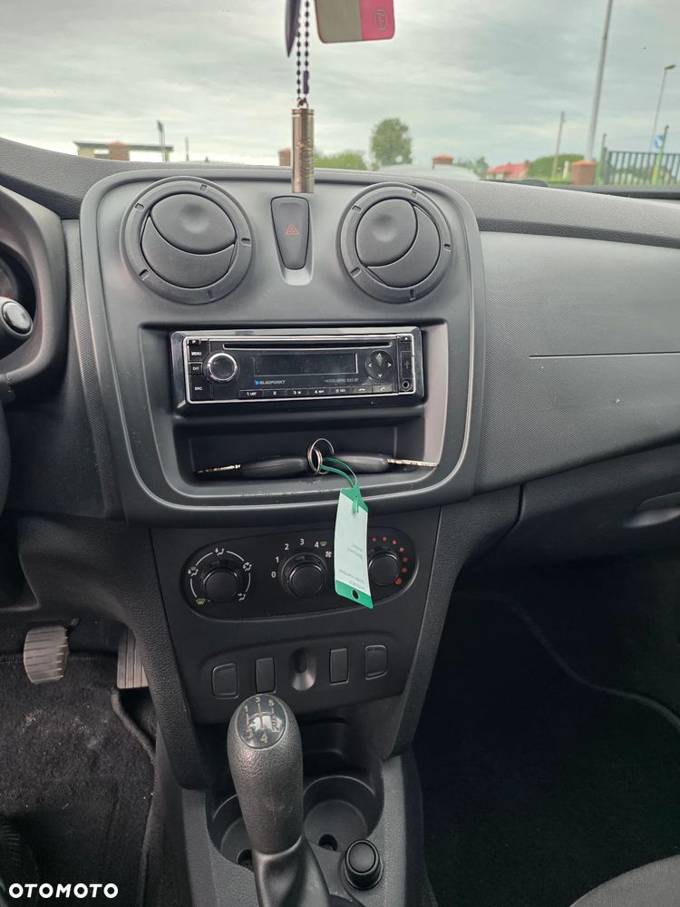 Dacia Logan 1.2 16V 75 Laureate - 23