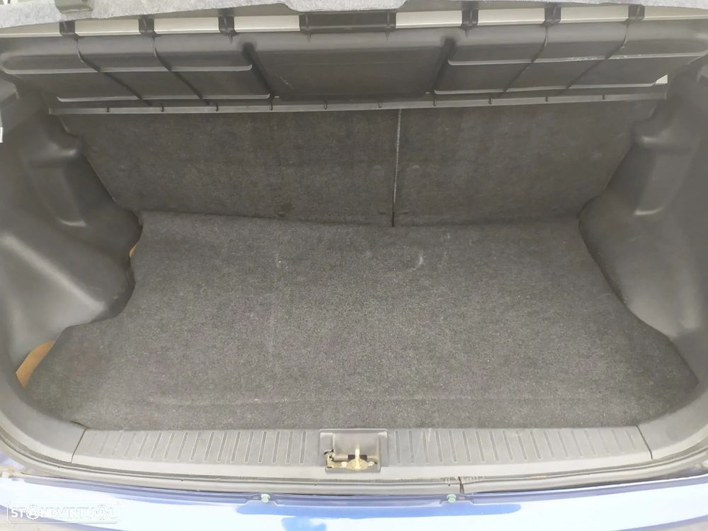Daihatsu Sirion - 17
