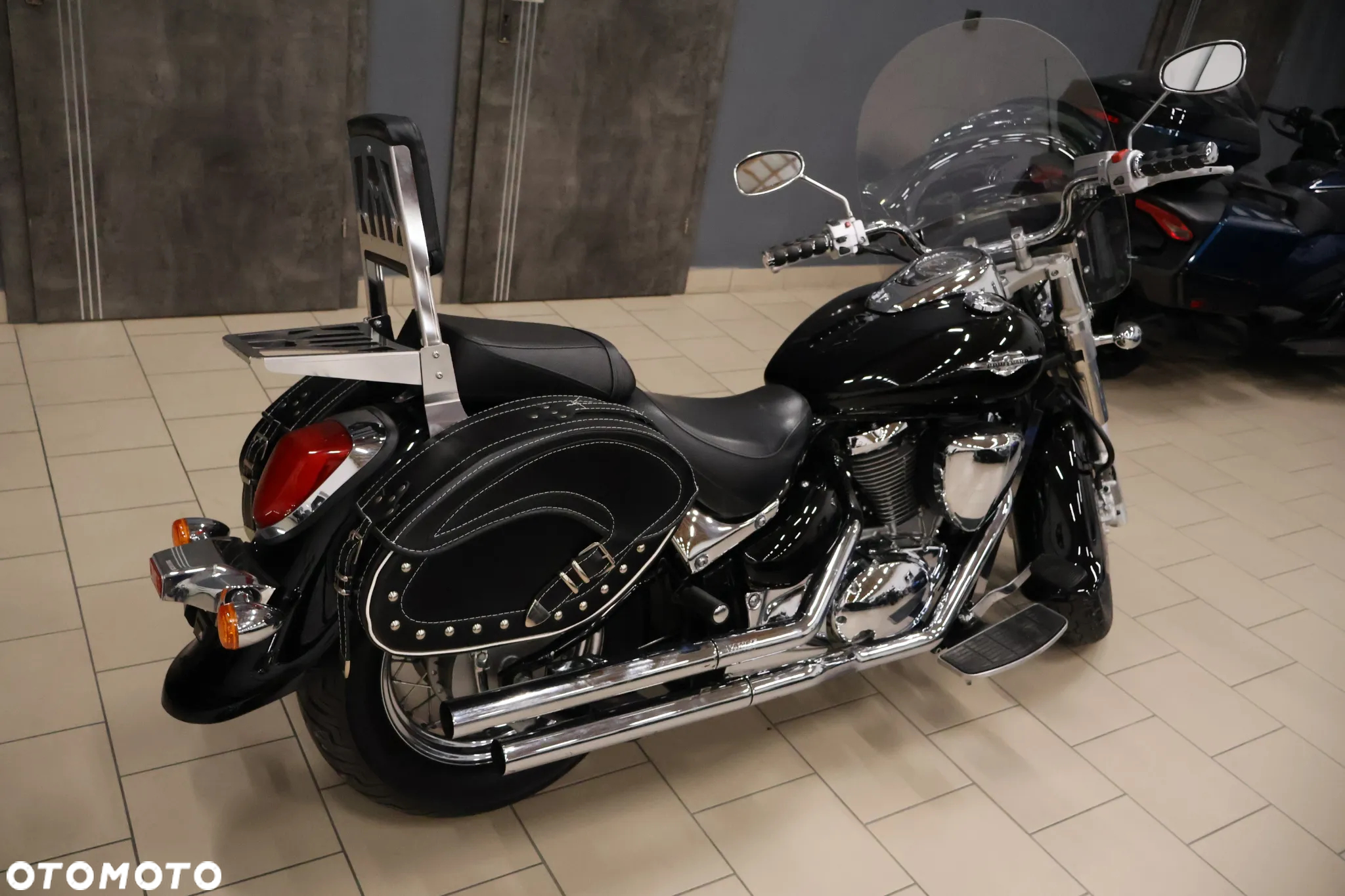 Suzuki VL 800 Volusia - Boulevard C50 - 4