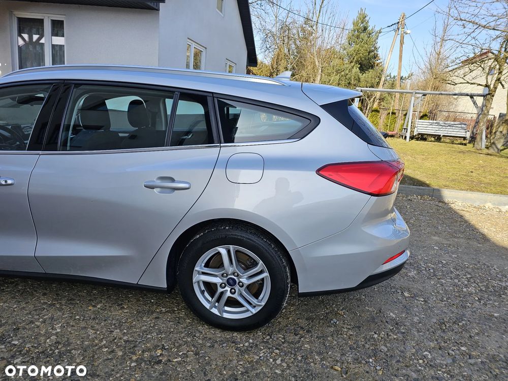 Ford Focus SW - 36