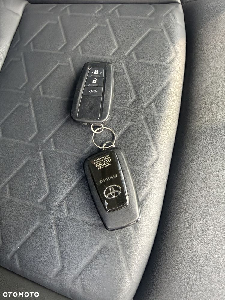 Toyota RAV4 - 16