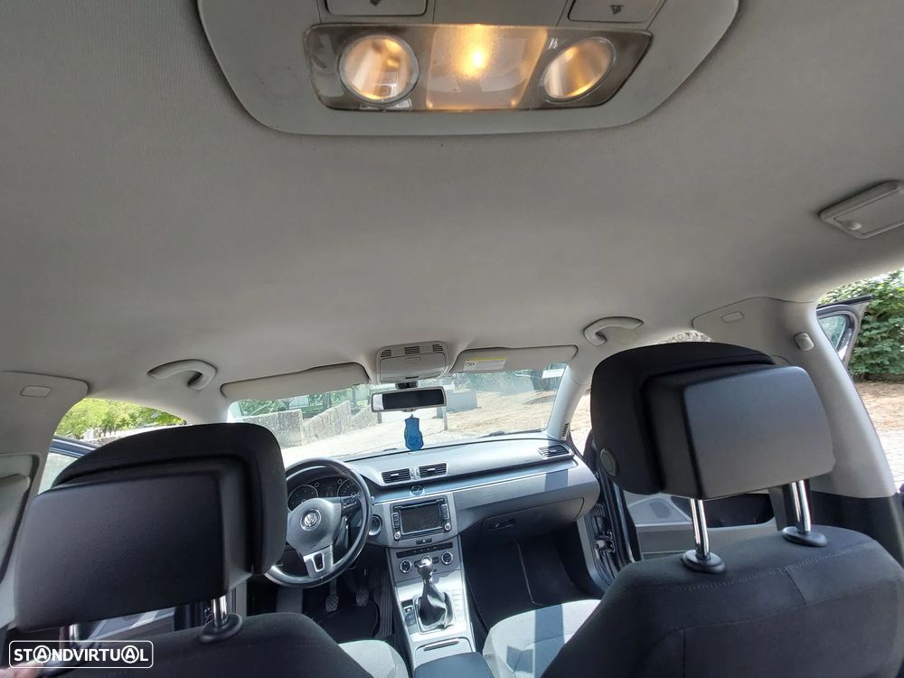 VW Passat 1.6 TDI BlueMotion - 22