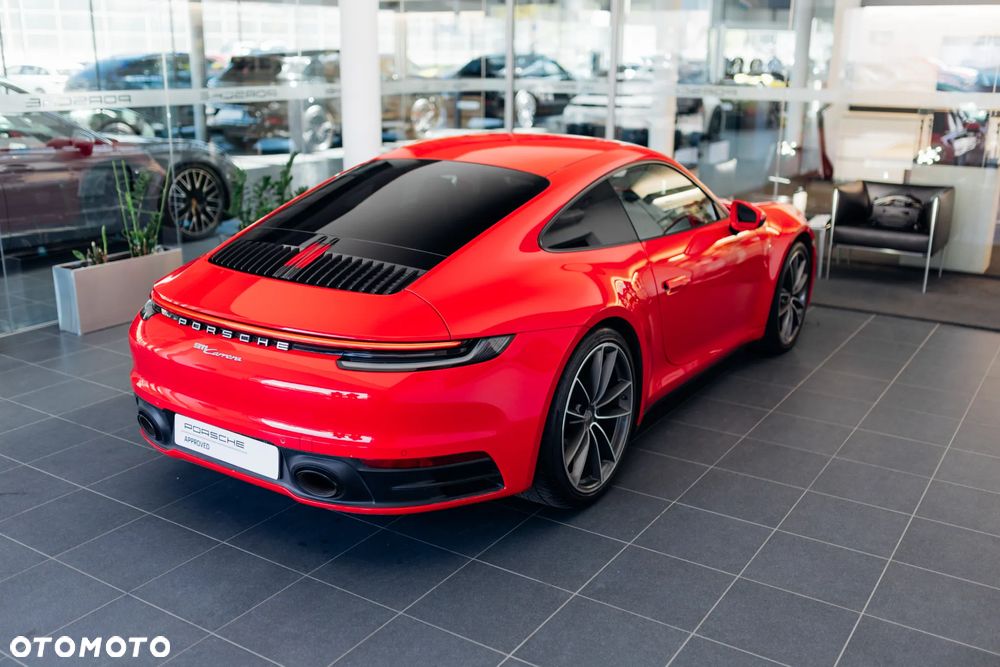 Porsche 911 Carrera - 13