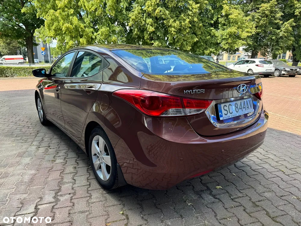 Hyundai Elantra 1.6 Comfort - 5
