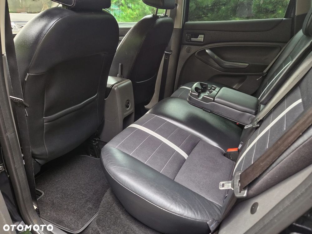 Ford Kuga 2.0 TDCi 4WD Titanium Plus - 24
