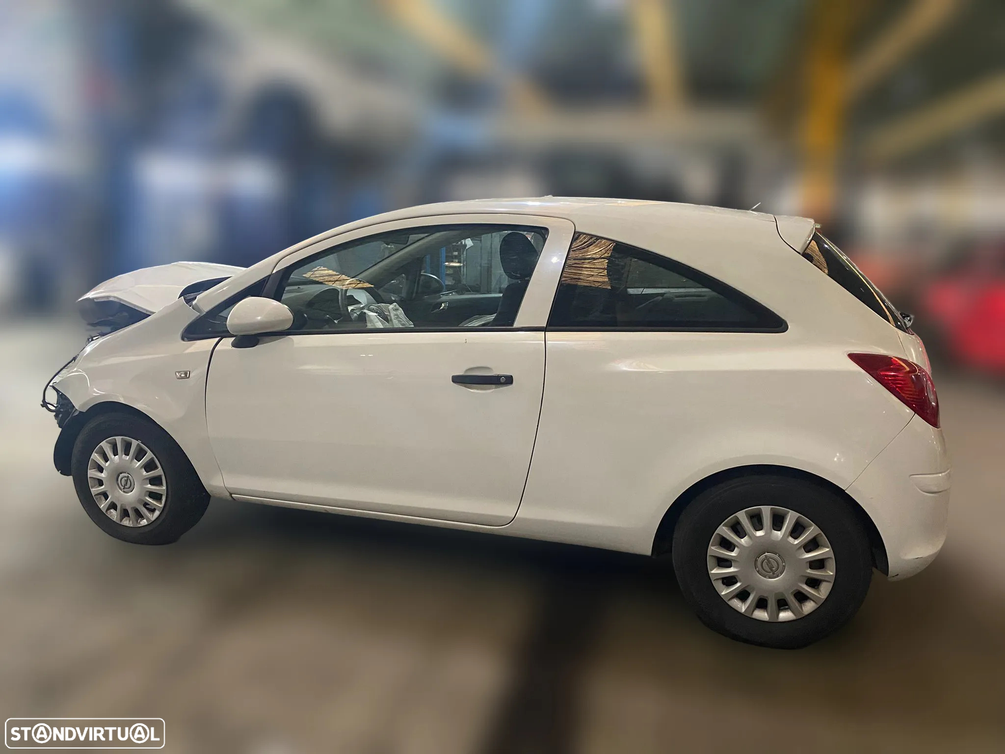 Opel Corsa CDTI Van de 2010 para peças - 2