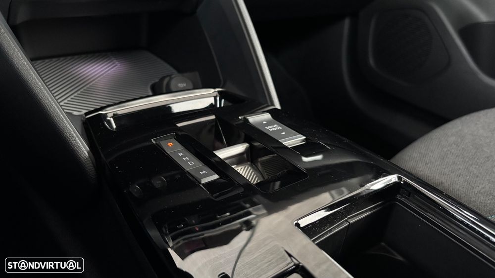 Citroën C4 PureTech 130 Stop&Start EAT8 SHINE - 23