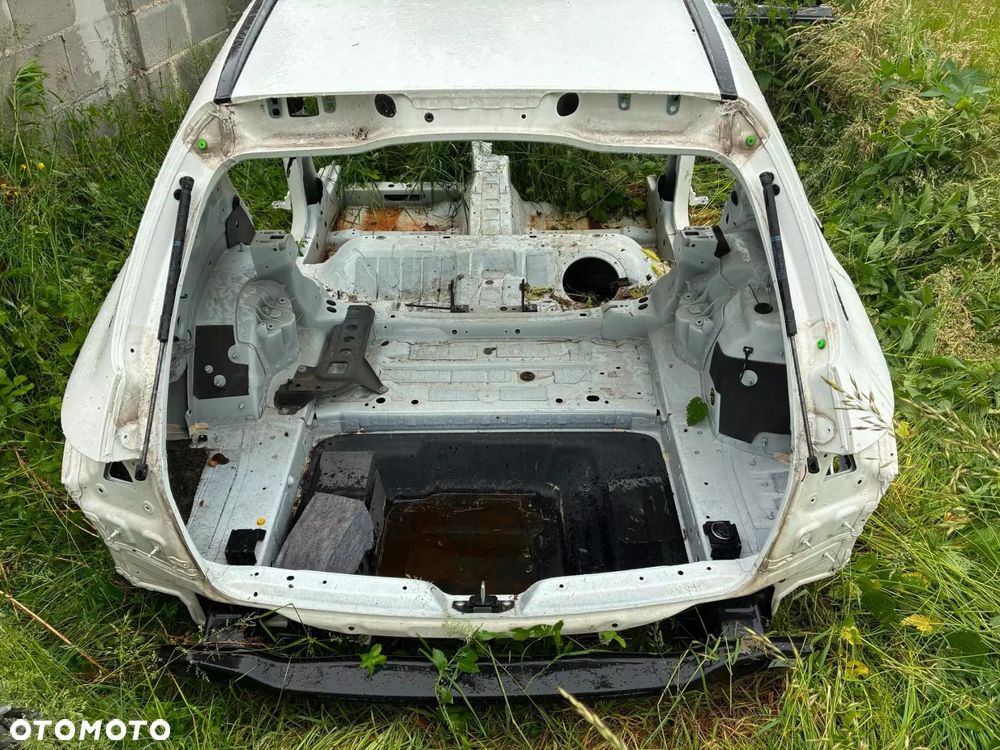 ĆWIARTKA KOMPLETNY TYŁ BŁOTNIKI WANNA PAS TYLNY MERCEDES BENZ W205 KOMBI - 1