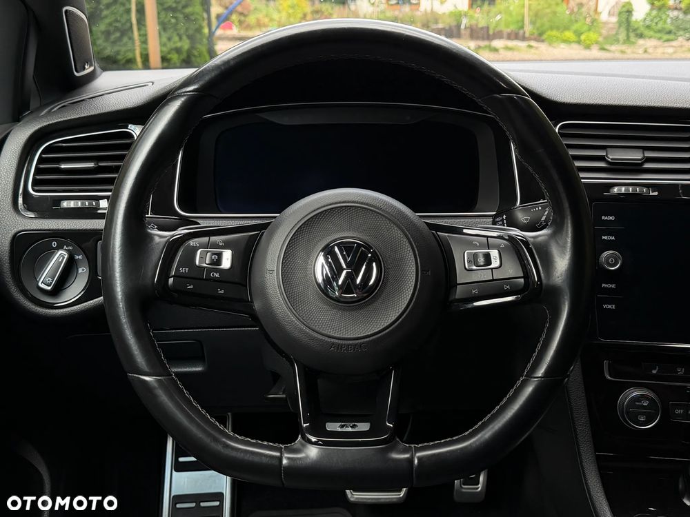 Volkswagen Golf R 4Motion (BlueMotion Technology) DSG - 7