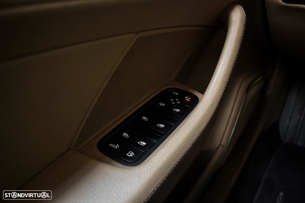 Porsche Panamera 4 E-Hybrid Platinum Edition - 19