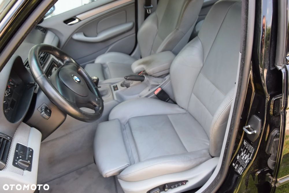 BMW Seria 3 325i Edition Sport - 30