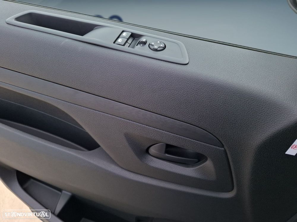 Peugeot e-Expert - 19