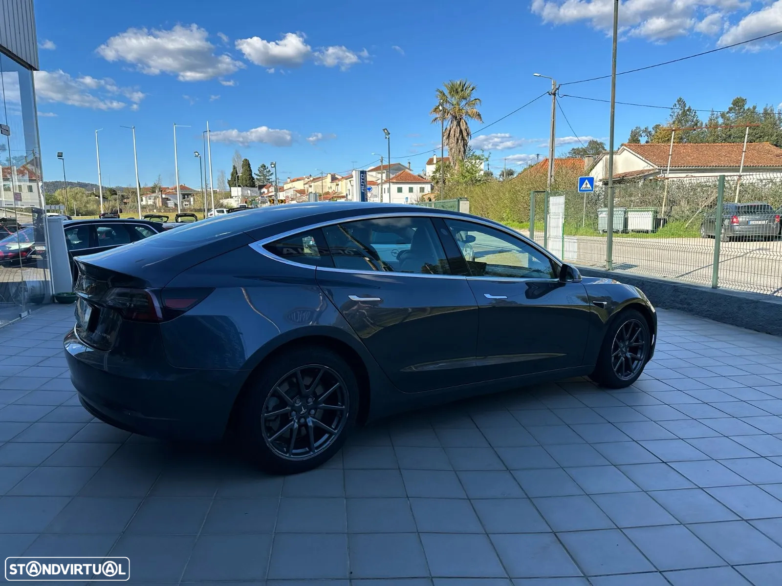 Tesla Model 3 Long-Range Dual Motor AWD - 3