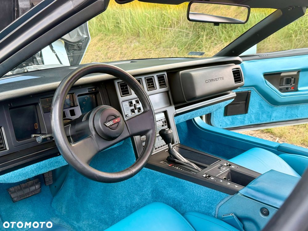 Chevrolet Corvette - 15
