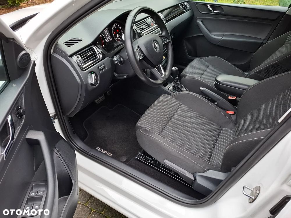 Skoda RAPID 1.4 TSI DSG Ambition - 9