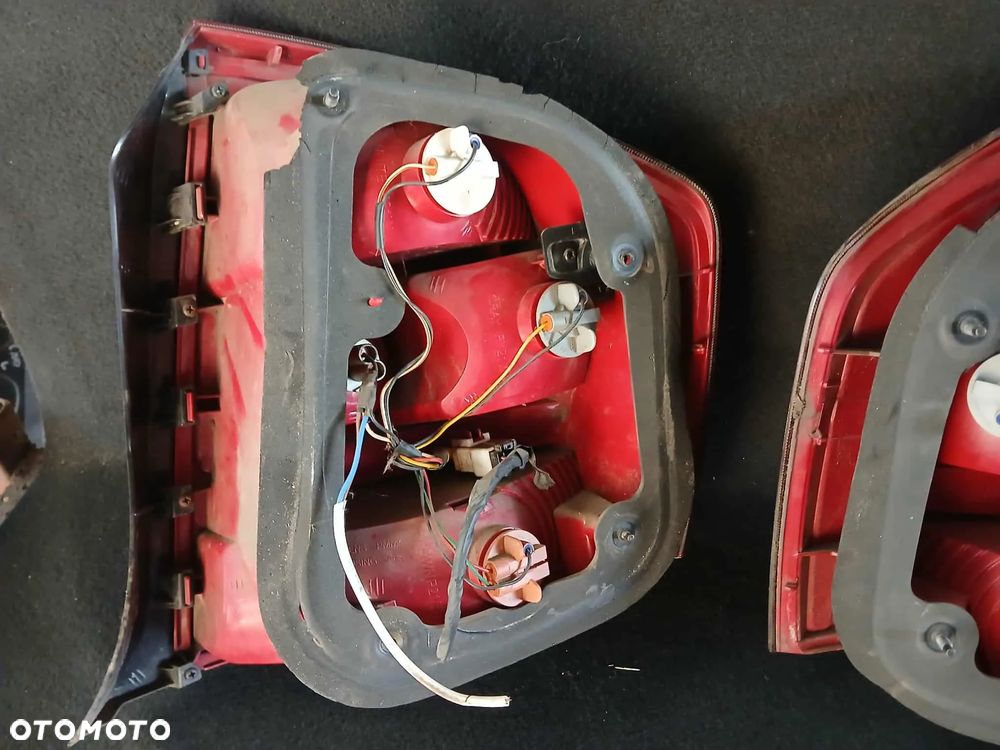 Kia Cerato lampa tylna lewa. - 2