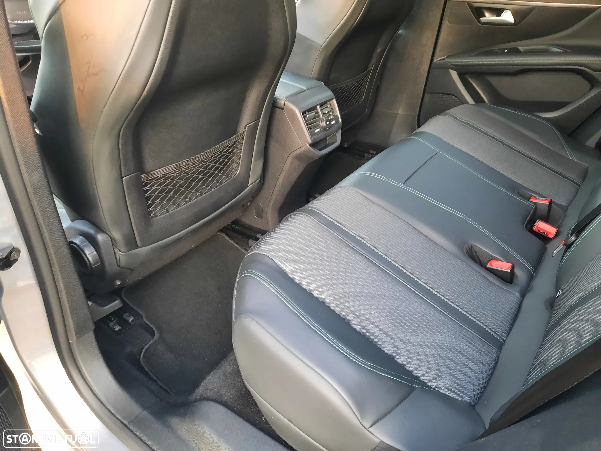 Peugeot 3008 1.6 Hybrid Allure Pack e-EAT8 - 25