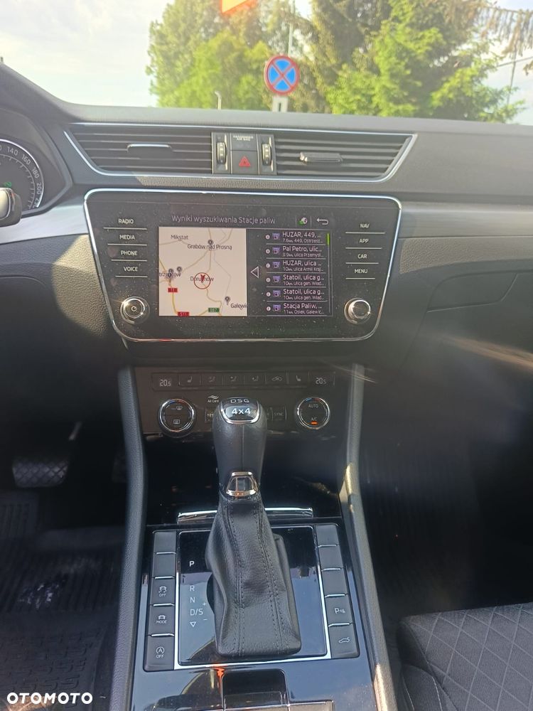 Skoda Superb 2.0 TDI 4x4 DSG Sportline - 28