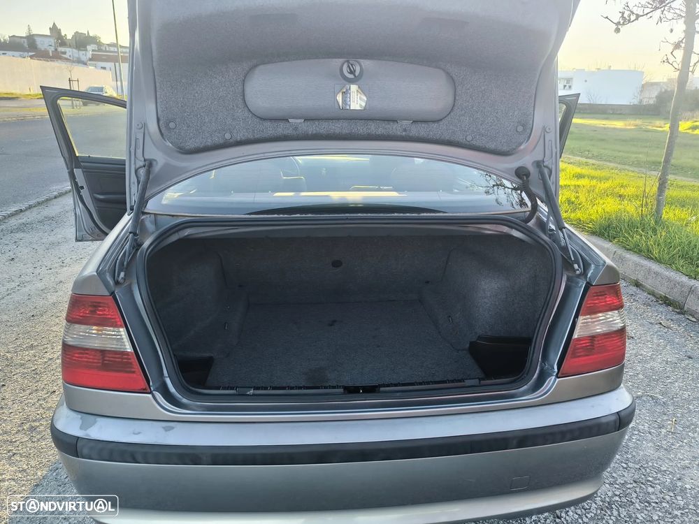 BMW 320 d 20 Anos Baviera - 13