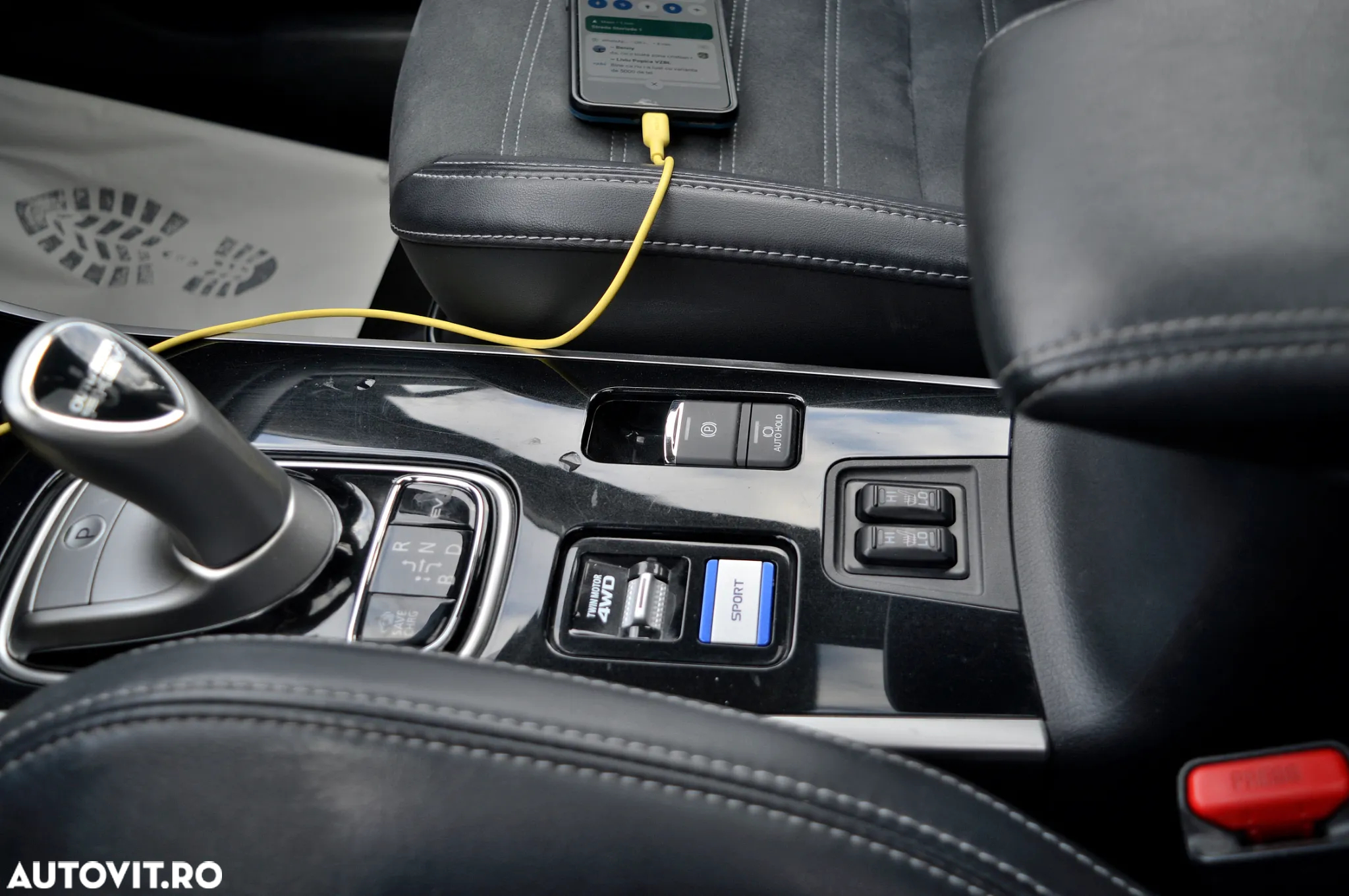 Mitsubishi Outlander 2.4 4WD Plug-In Hybrid - 11