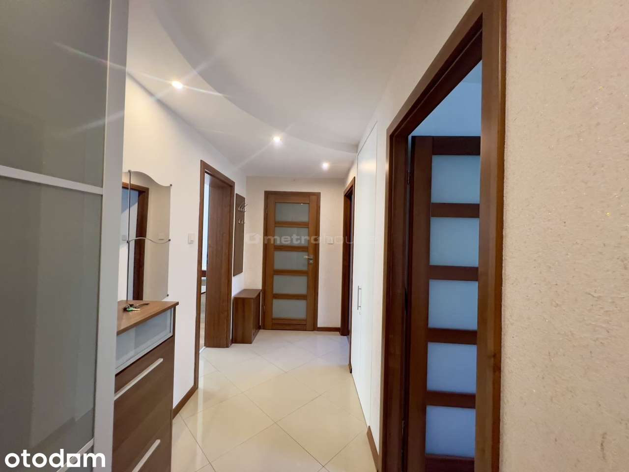 2-pokoje  48 m²  200 m od metra Imielin  balkon