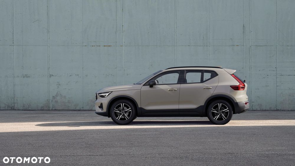 Volvo XC 40 B3 Plus Dark - 3