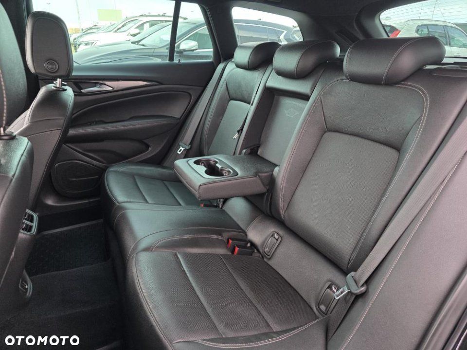 Opel Insignia - 15