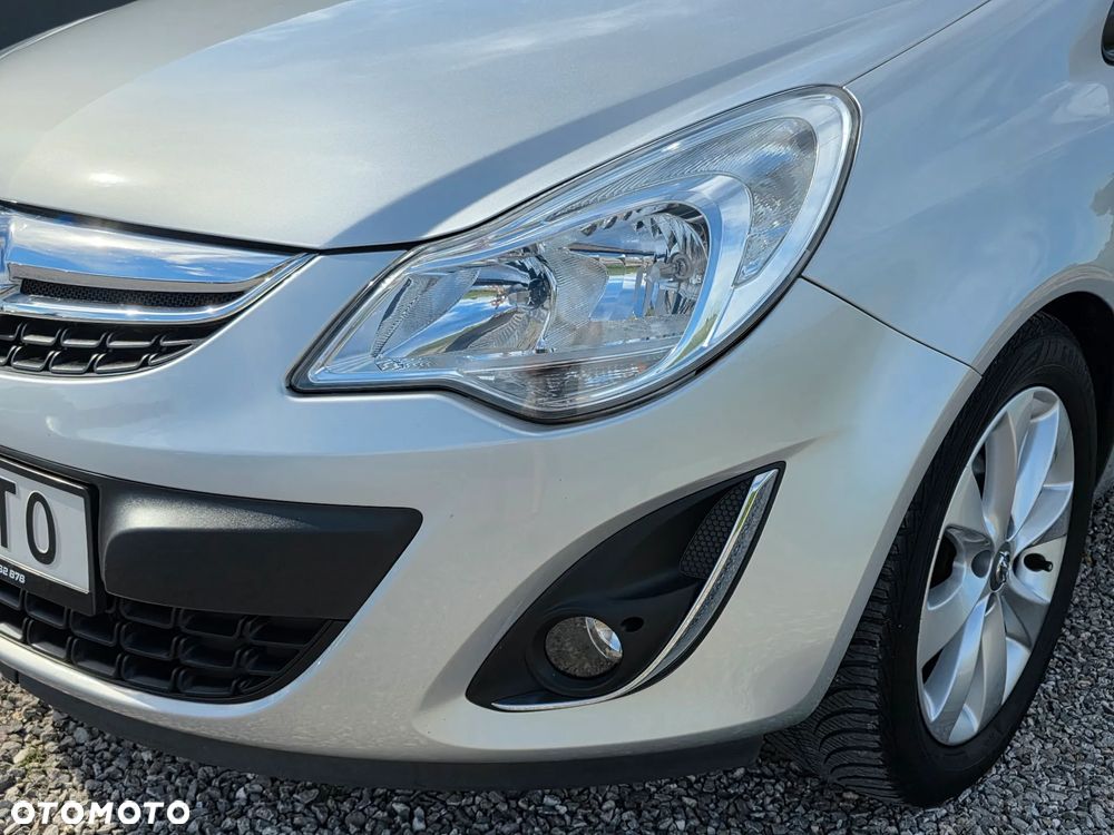 Opel Corsa 1.4 16V Cosmo - 29