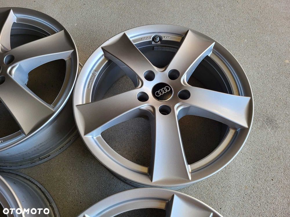 [944] Felgi aluminiowe 17 cali AUDI A3 A4 A6 7JX17H2 5X112 ET47 - 4