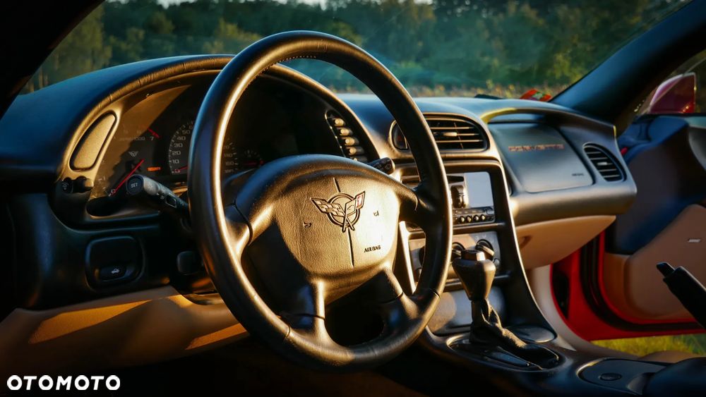 Chevrolet Corvette - 29