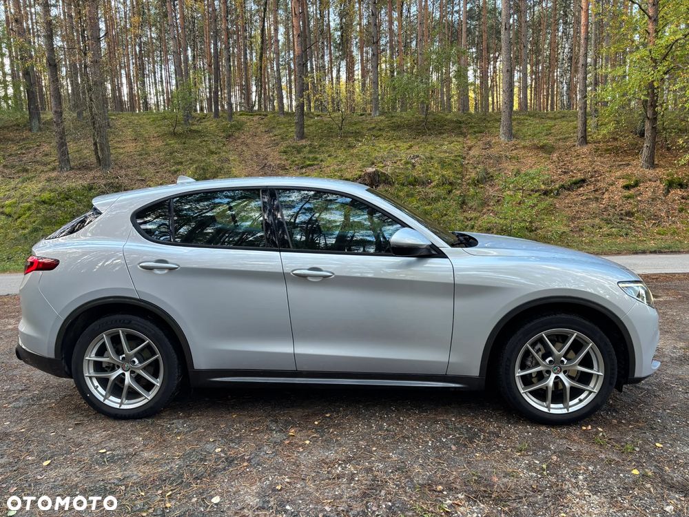 Alfa Romeo Stelvio 2022 photo 4