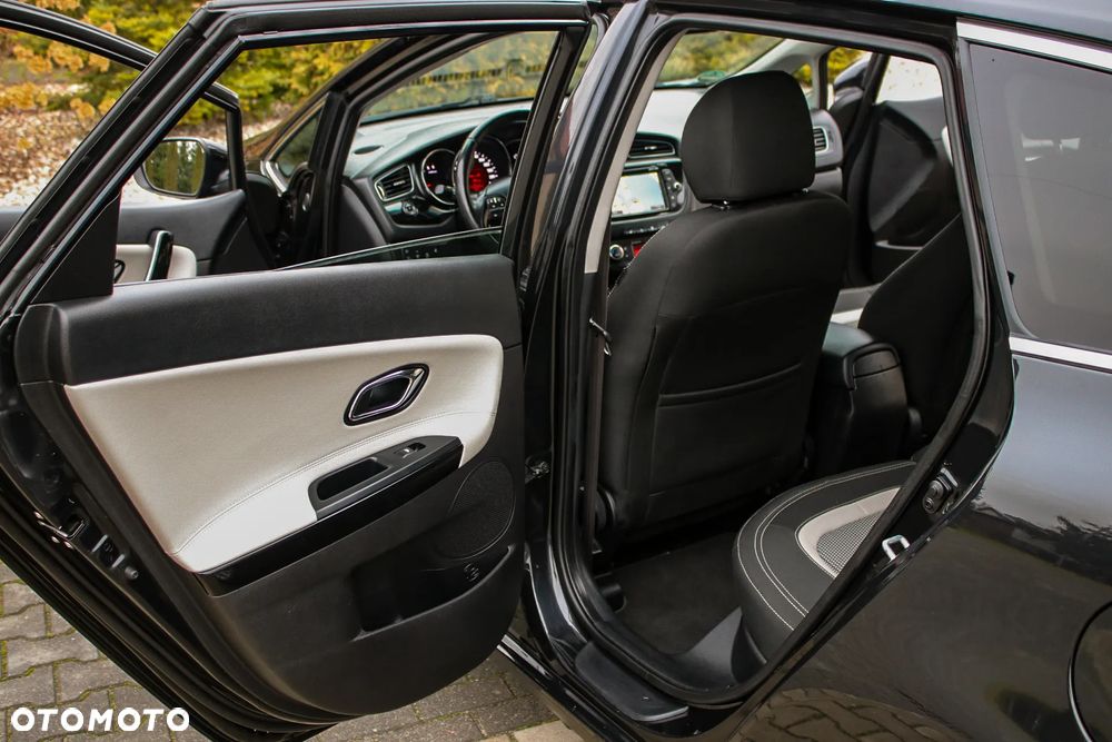 Kia Ceed 1.6 CRDi 128 Platinum Edition - 26