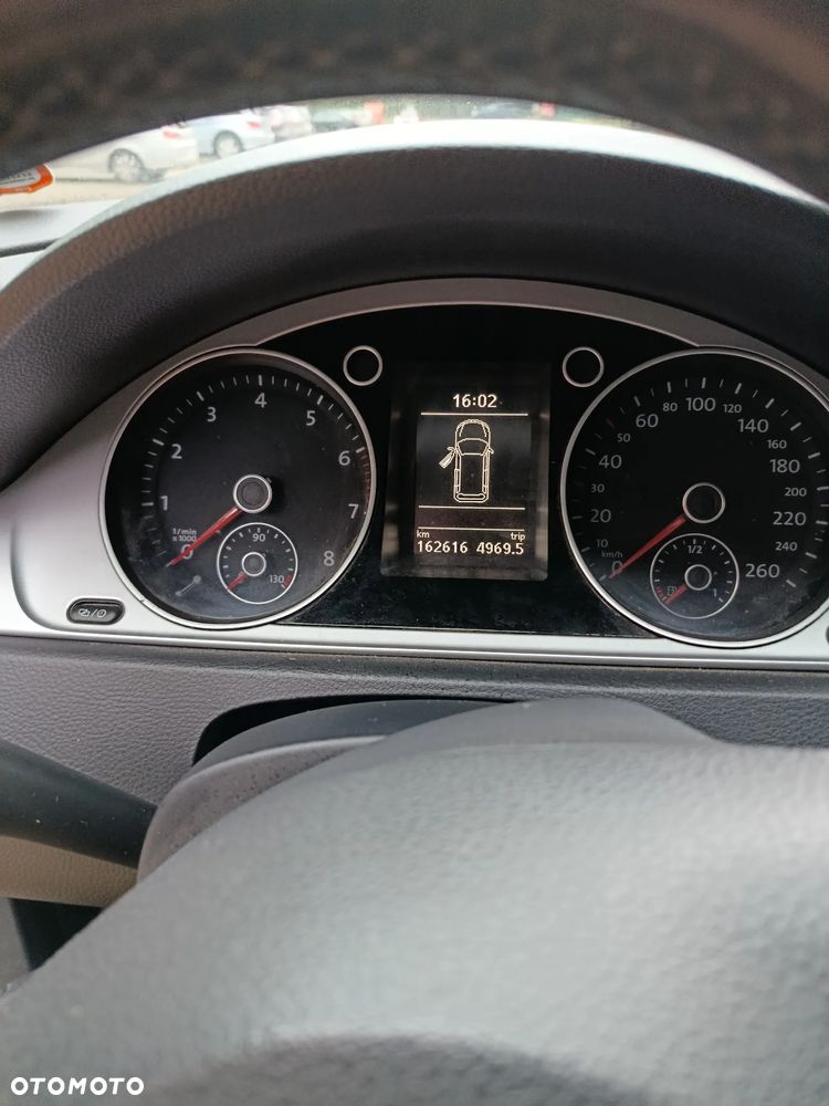 Volkswagen Passat - 9