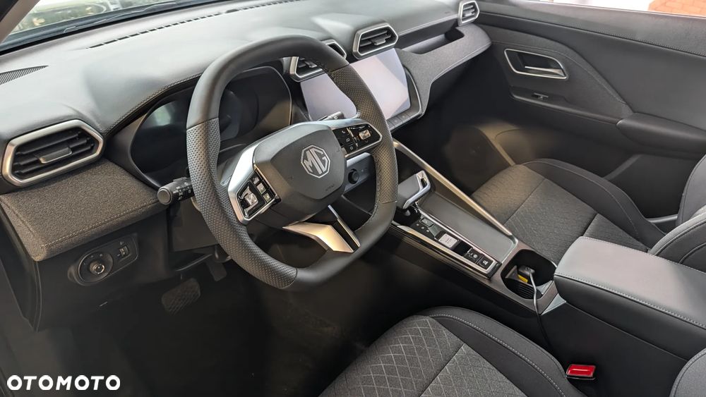 MG ZS Hybrid+ - 6