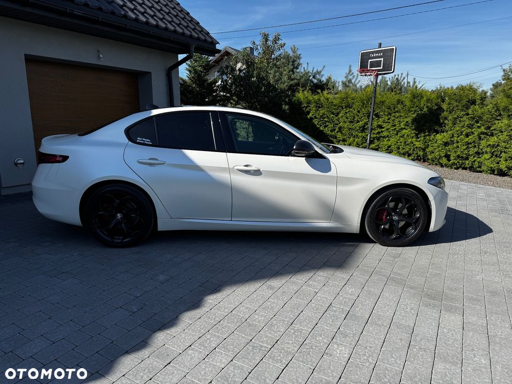 Alfa Romeo Giulia 2.0 Turbo B-Tech Edition - 5